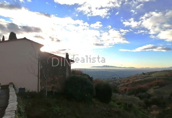 casa indipendente in vendita a Vinci