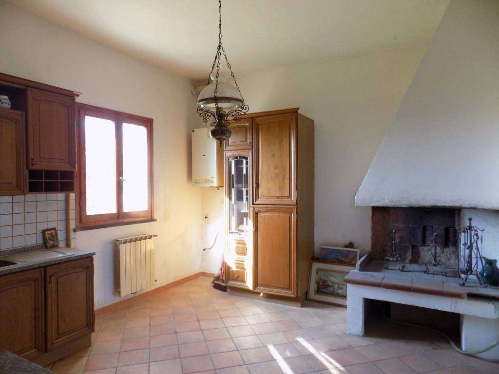 intera palazzina in vendita a Vinci in zona San Pantaleo