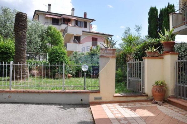 casa semindipendente in vendita a Vinci in zona Spicchio