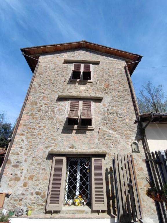casa indipendente in vendita a Vinci
