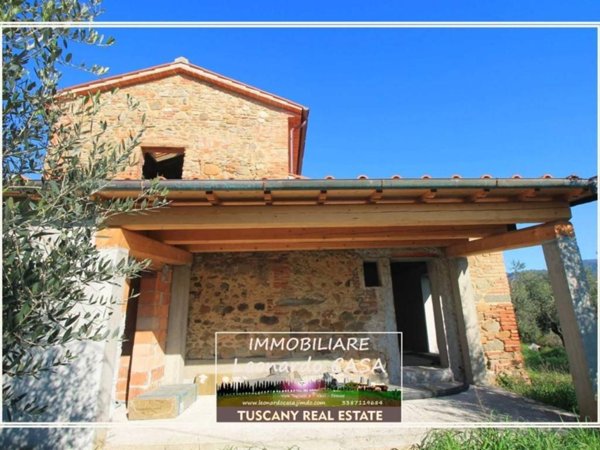casa indipendente in vendita a Vinci