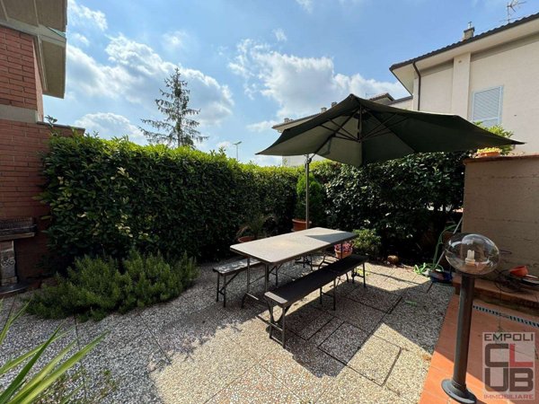 intera palazzina in vendita a Vinci