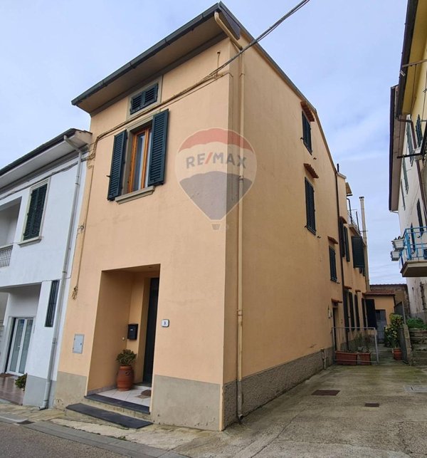 casa indipendente in vendita a Vinci in zona Vitolini