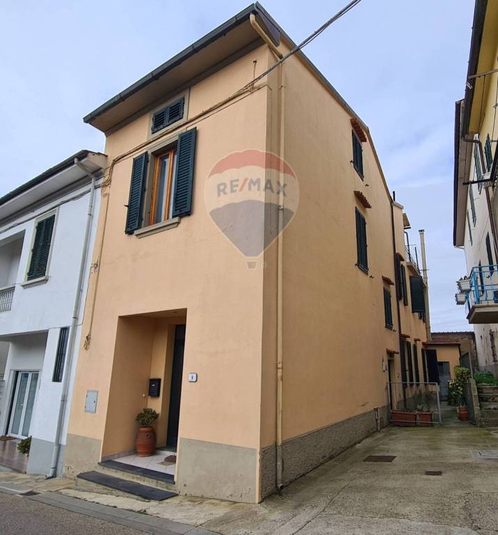 appartamento in vendita a Vinci in zona Vitolini