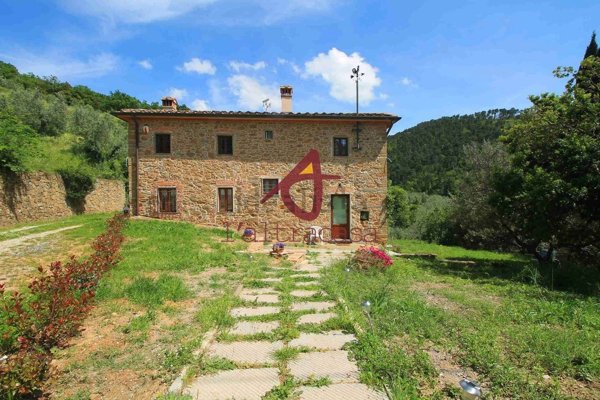 casa indipendente in vendita a Vinci