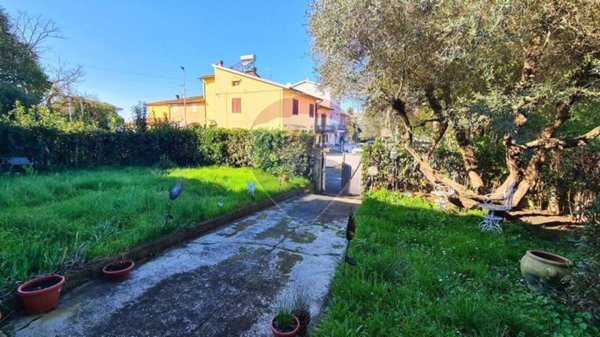 appartamento in vendita a Vinci in zona Toiano