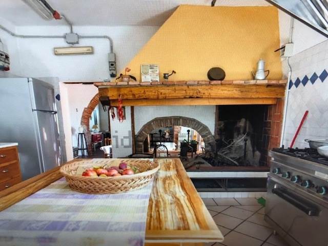 locale di sgombero in vendita a Vinci in zona Sant'Ansano