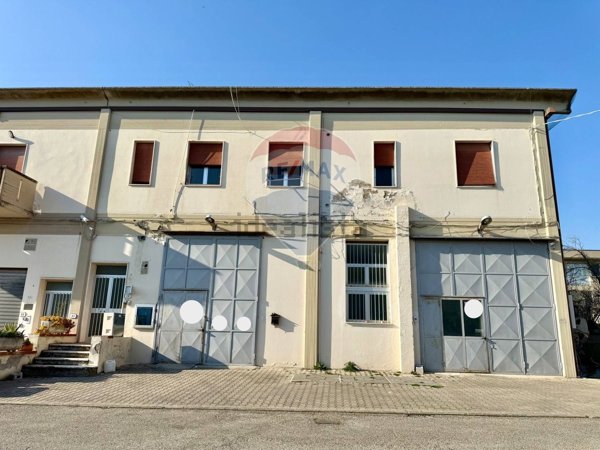 casa indipendente in vendita a Vinci