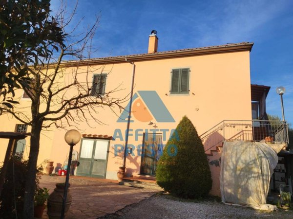 casa indipendente in vendita a Vinci in zona Toiano