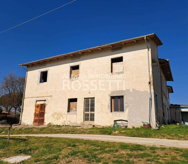 casa indipendente in vendita a Vinci