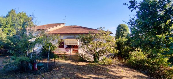 casa indipendente in vendita a Vinci