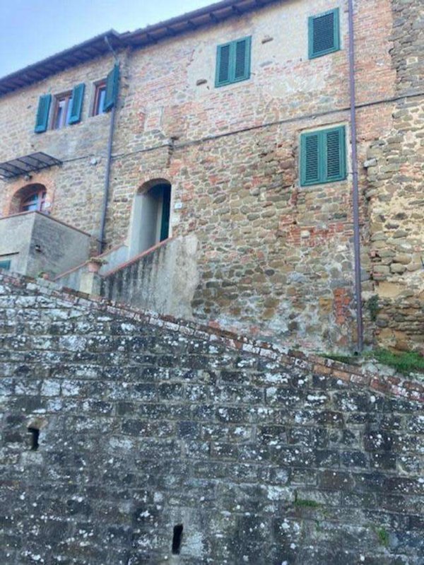 intera palazzina in vendita a Vinci
