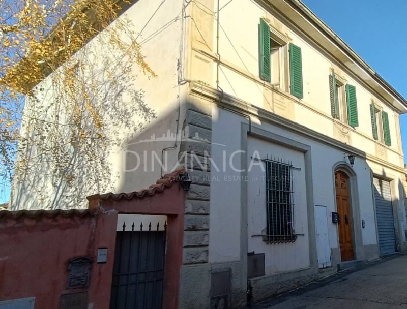 casa indipendente in vendita a Vinci