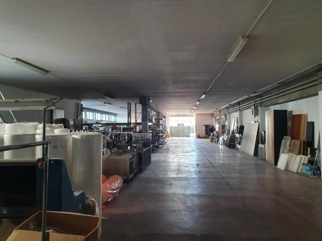 negozio in vendita a Vinci in zona Spicchio