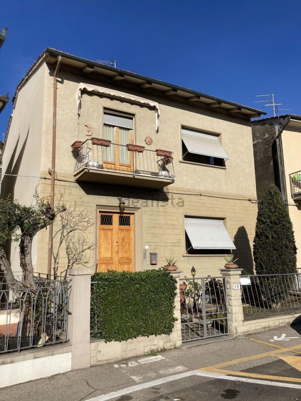 casa indipendente in vendita a Vinci