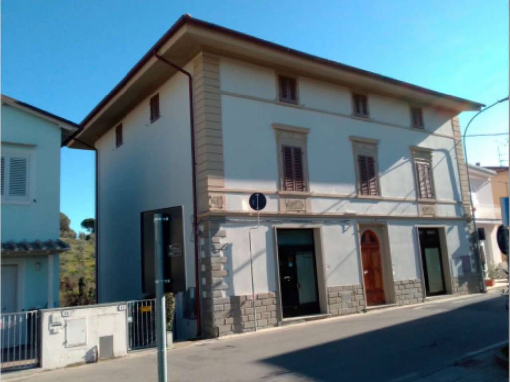 intera palazzina in vendita a Vinci in zona Vitolini