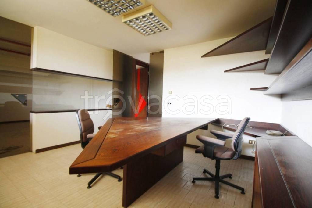 ufficio in vendita a Vinci in zona Sovigliana