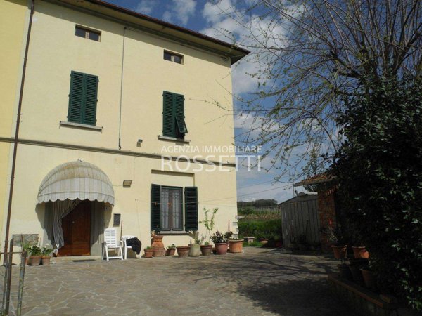 intera palazzina in vendita a Vinci