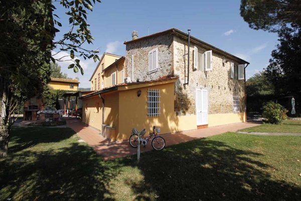 casa indipendente in vendita a Vinci