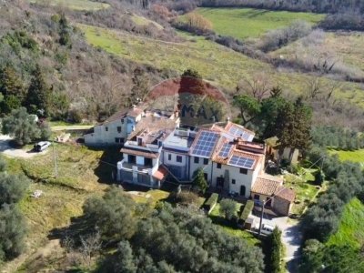 casa indipendente in vendita a Vinci