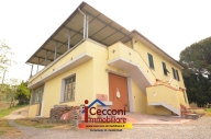casa indipendente in vendita a Vinci in zona Faltognano