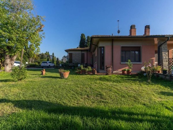 casa indipendente in vendita a Vinci in zona Sovigliana
