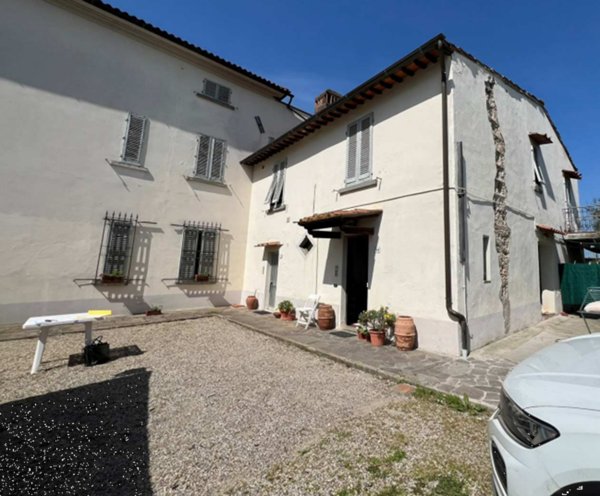 casa indipendente in vendita a Vinci in zona Toiano