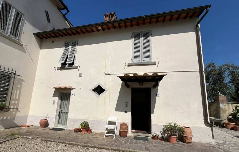 casa indipendente in vendita a Vinci in zona Toiano