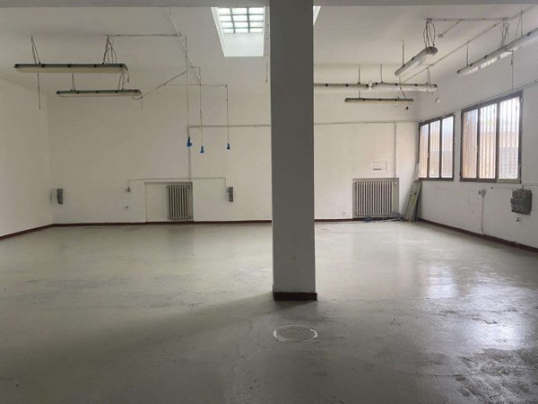 ufficio in vendita a Vinci in zona Sovigliana