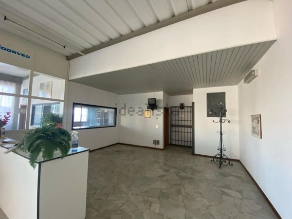 locale commerciale in vendita a Vinci in zona Sant'Ansano