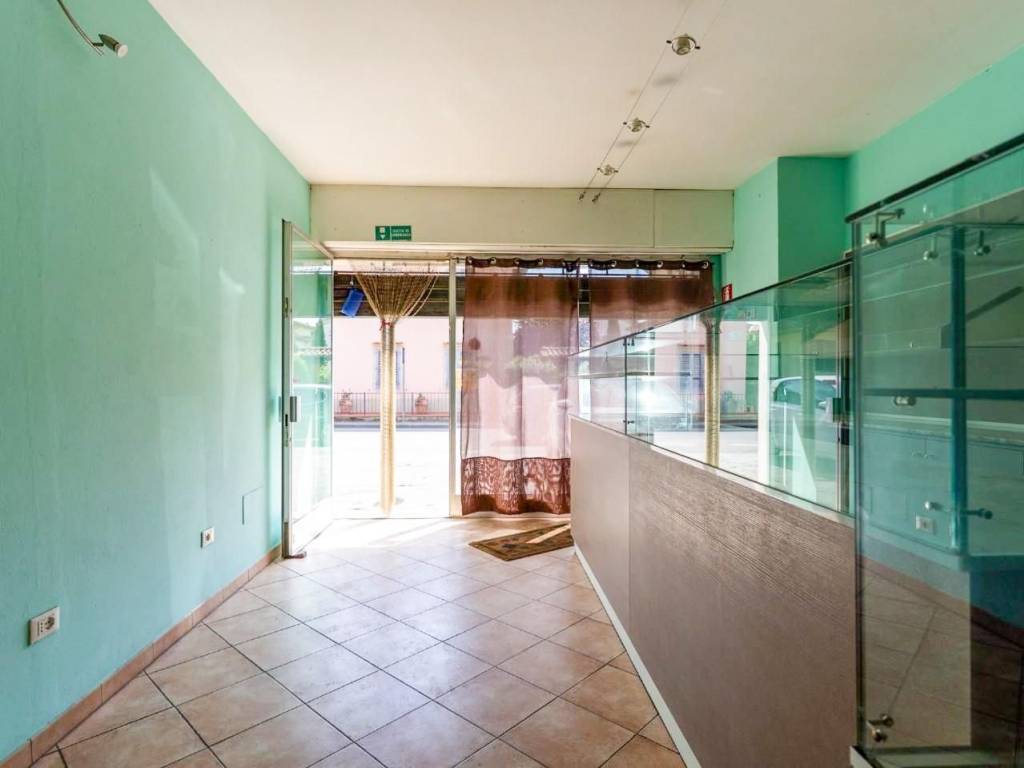 negozio in vendita a Vinci in zona Sovigliana
