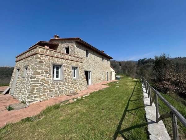intera palazzina in vendita a Vinci