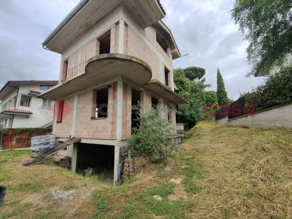 casa indipendente in vendita a Vinci in zona Sovigliana