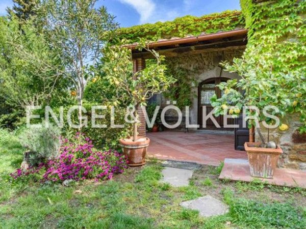 casale in vendita a Vinci