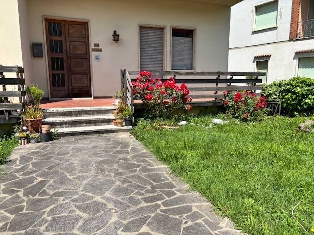 casa indipendente in vendita a Vinci