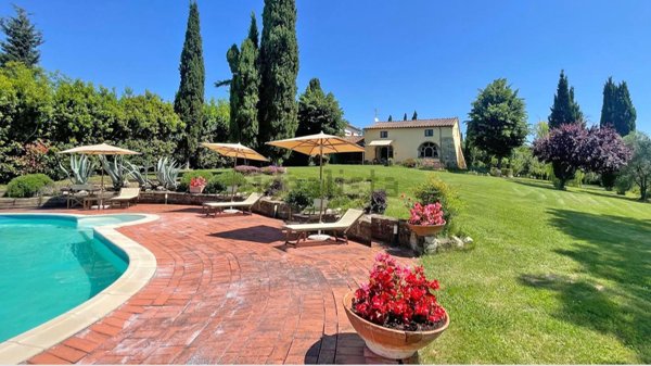 casa indipendente in vendita a Vinci