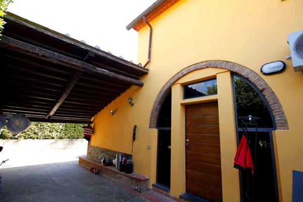 casale in vendita a Vinci
