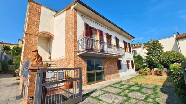 casa indipendente in vendita a Vinci in zona Spicchio