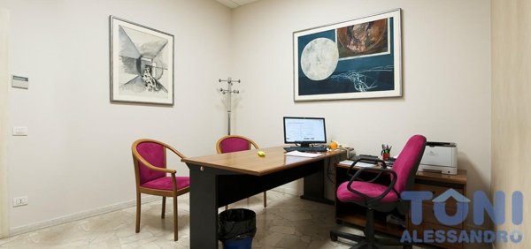 ufficio in vendita a Vinci in zona Sovigliana