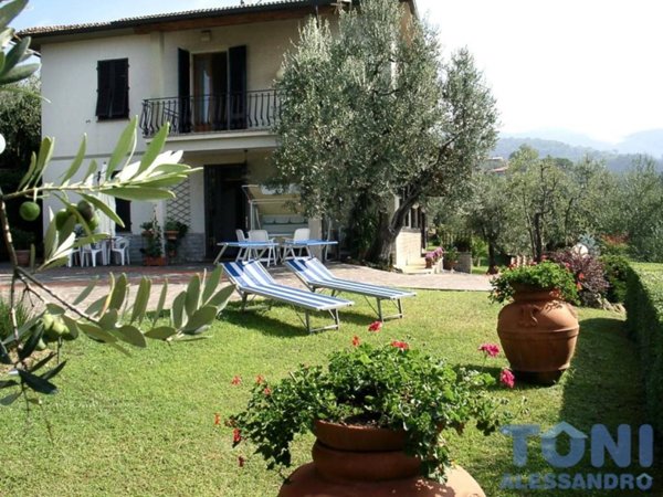 casa indipendente in vendita a Vinci