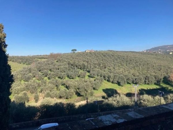 casa indipendente in vendita a Vinci