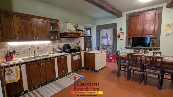 intera palazzina in vendita a Vinci in zona Sant'Amato