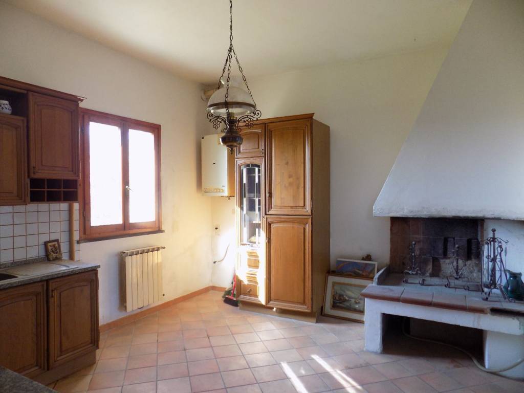 casa indipendente in vendita a Vinci in zona Apparita