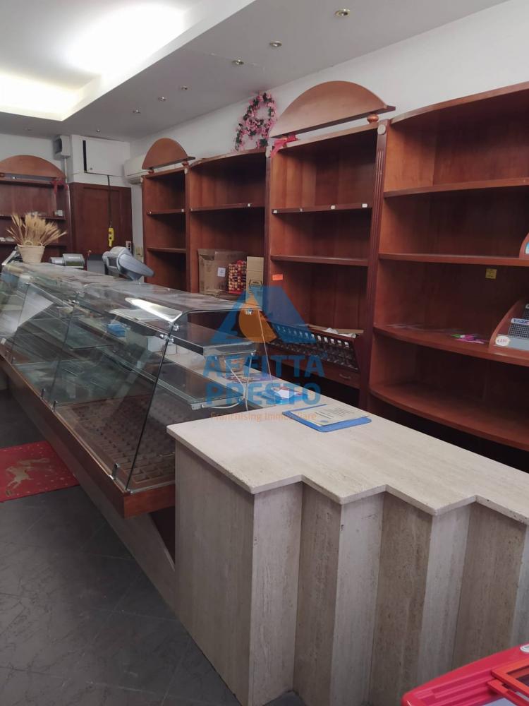 negozio in vendita a Vinci