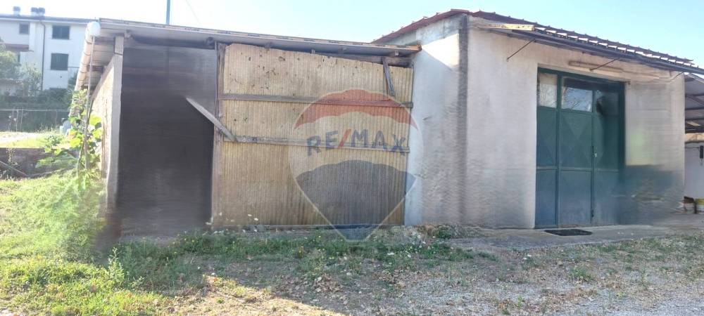 locale di sgombero in vendita a Vinci