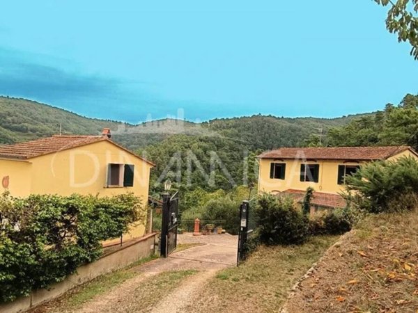 casale in vendita a Vinci