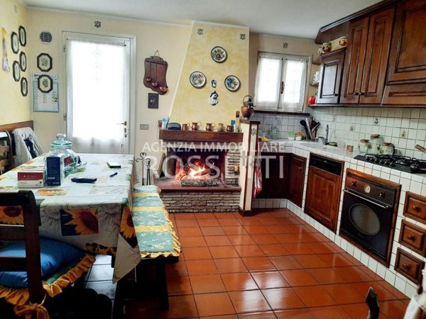 casa indipendente in vendita a Vinci in zona Sovigliana