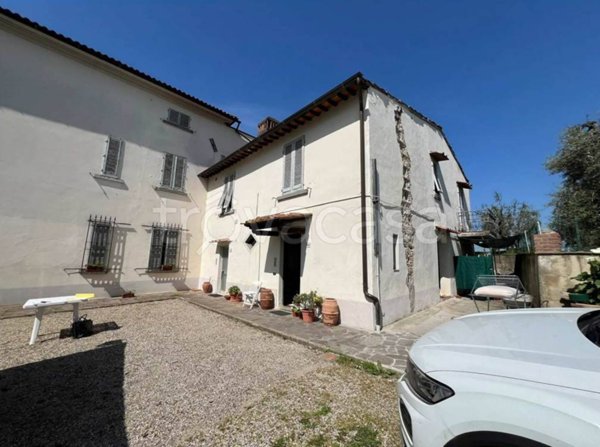 casa indipendente in vendita a Vinci in zona Toiano