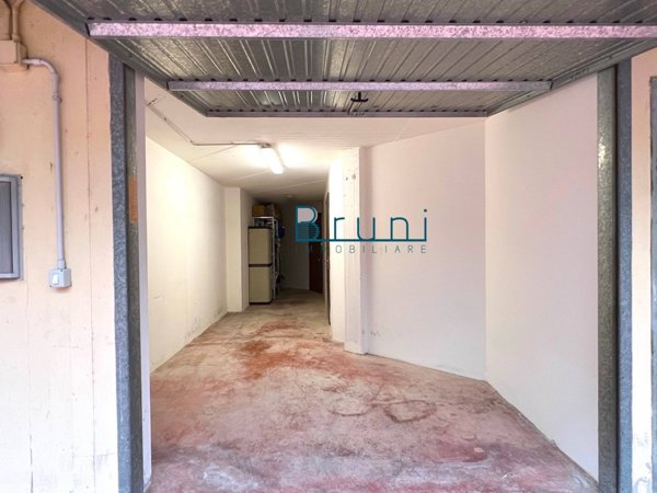 negozio in vendita a Vinci in zona Sovigliana