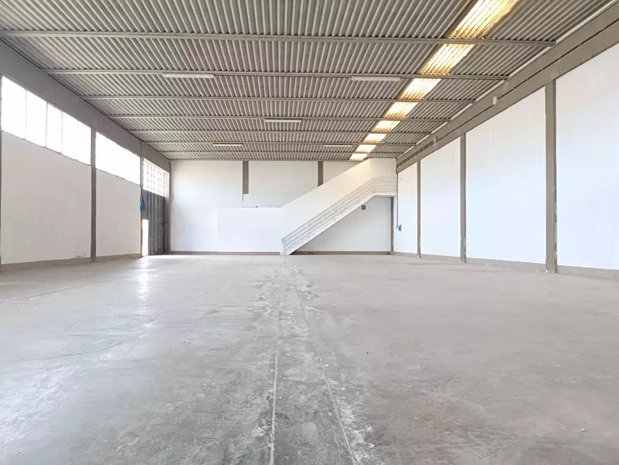 locale commerciale in vendita a Vinci in zona Mercatale